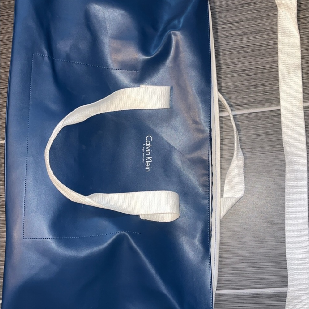 Calvin Klein Blue Travel Duffle Bag - Picture 3 of 3
